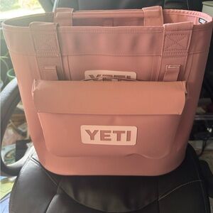 YETI Sandstone Pink Camino 35